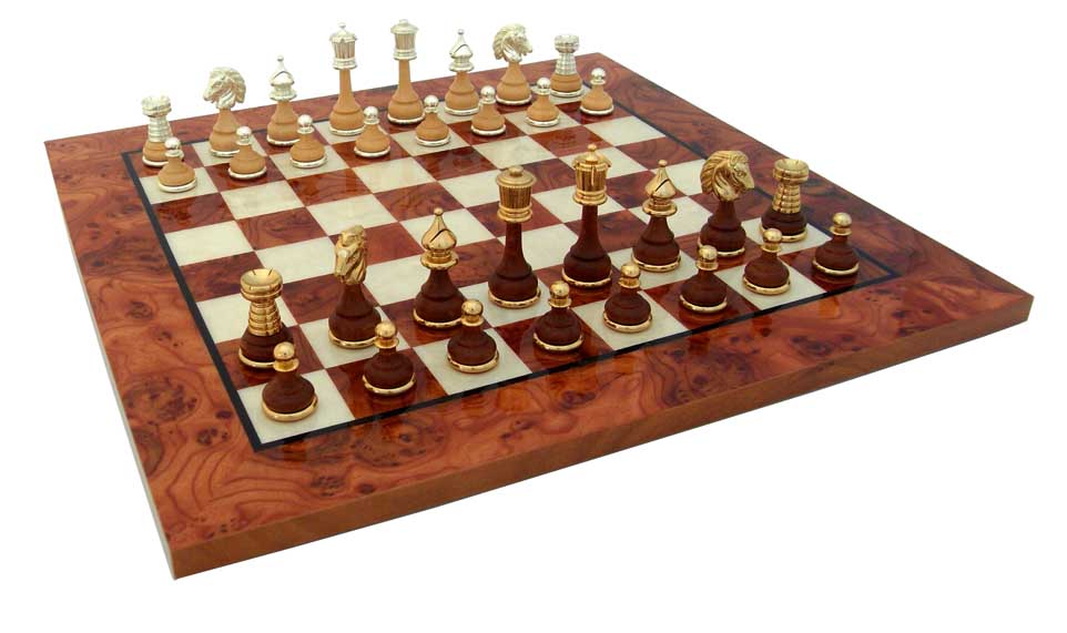 szachy z drewna