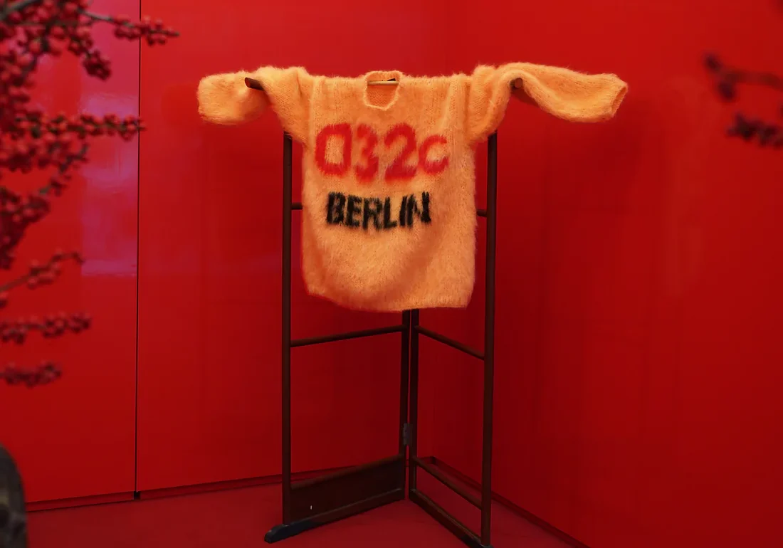 032C – co to za marka i dlaczego robi tyle hałasu?