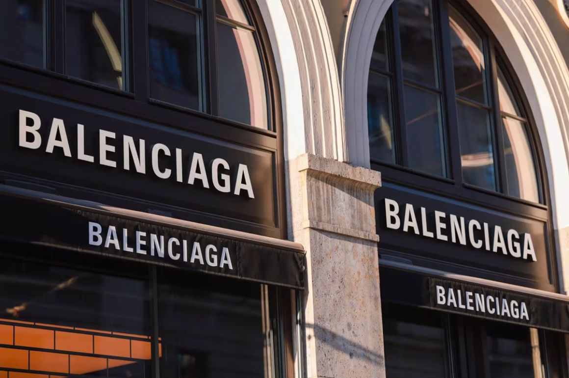 Hasło reklamowe Balenciagi – dlaczego go nie znajdziesz