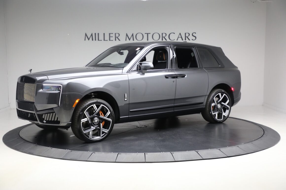 Rolls-Royce Cullinan Black Badge 2026, jako mroczny szczyt luksusu