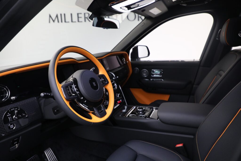 Rolls Royce Cullinan Black Badge 2026 Wnetrze